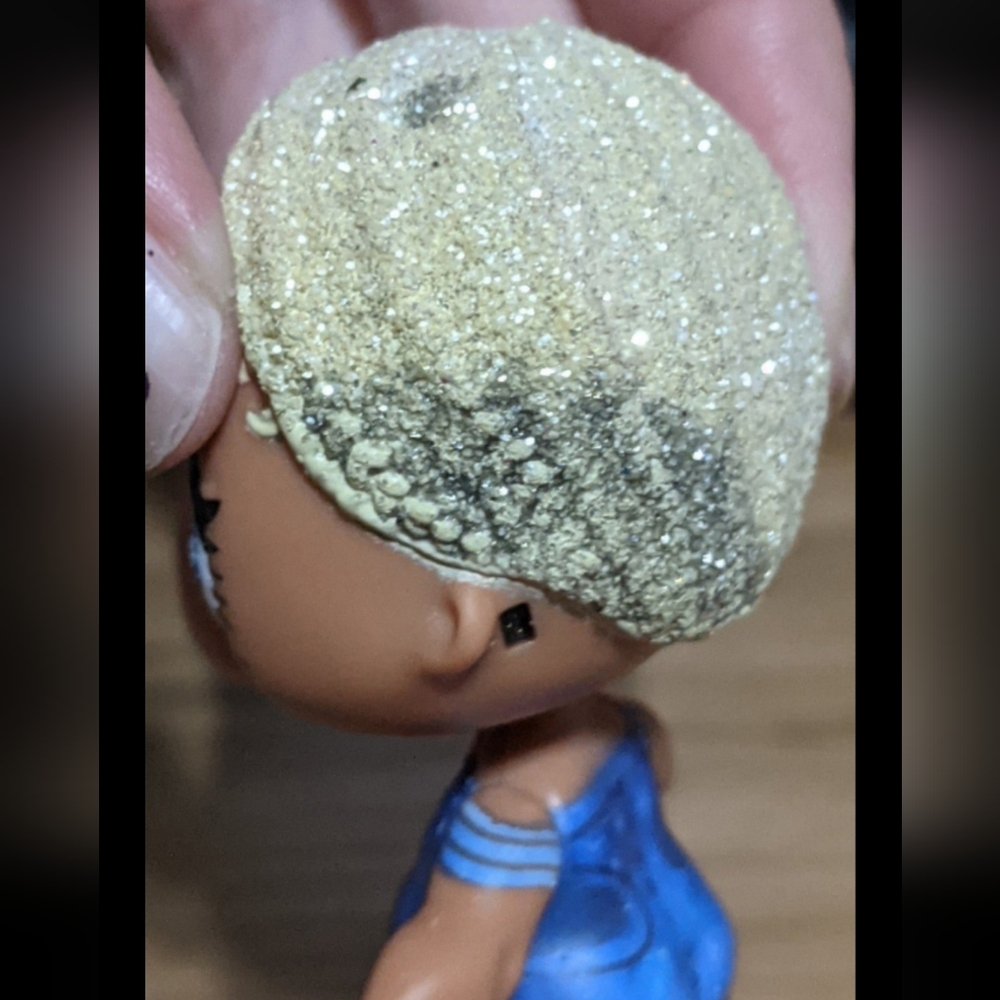 L.O.L. Bigger Surprise OMG! Secret Agent Glitter Bundle - Picture 7 of 12
